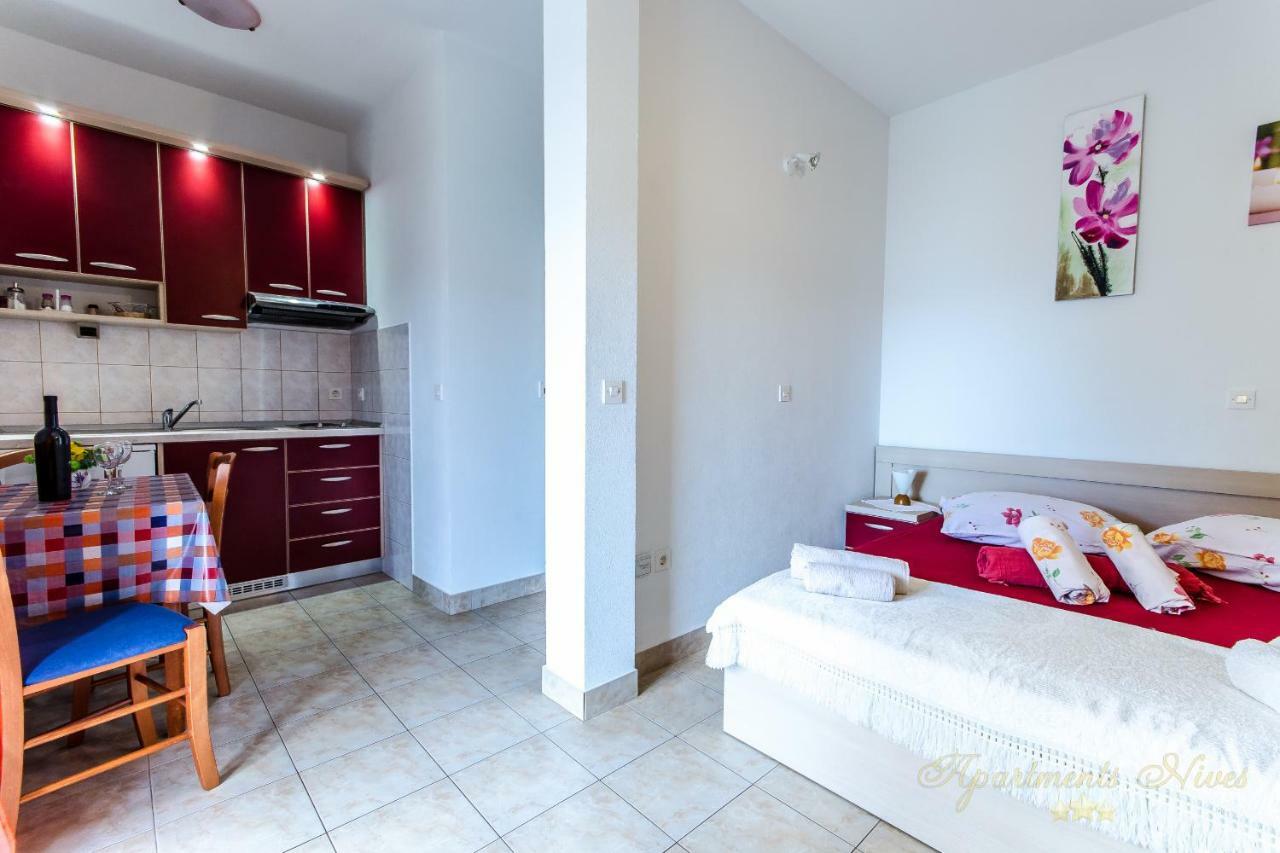 Apartments Nives Suhi Potok Есенице Экстерьер фото